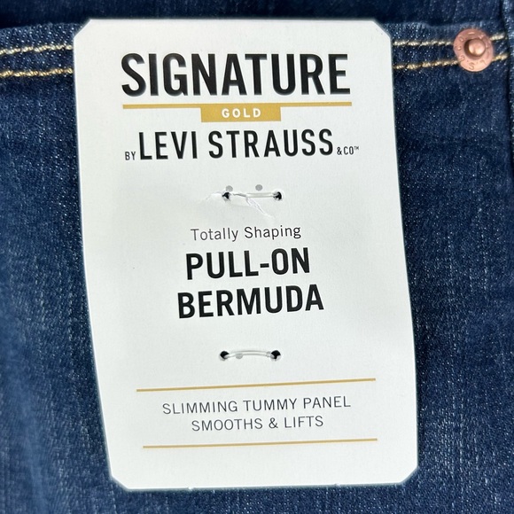 NWT Signature by Levi Strauss Pull On Denim Shorts Size 20 - Picture 5 of 10